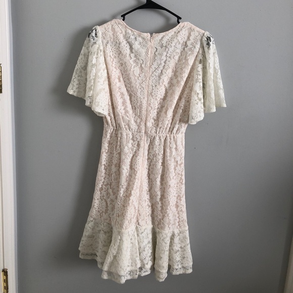 White Lace V-Neck Mini Dress NWT - Small - Picture 13 of 13